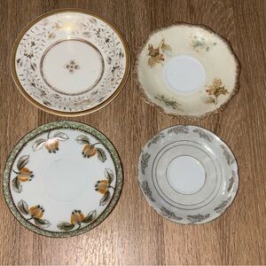 Variety of 4 different vintage saucers box Am